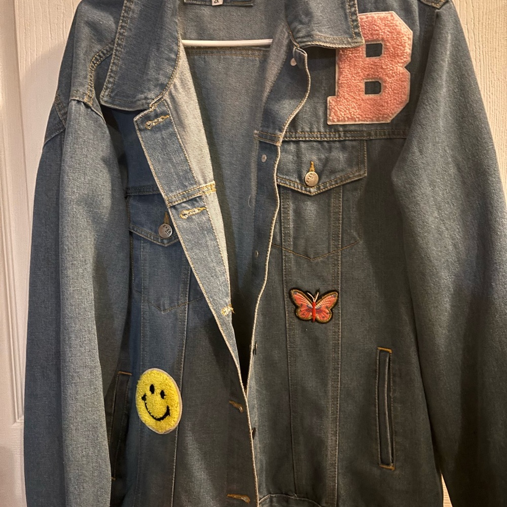Trendy Blue Denim Jacket with Fun Patches